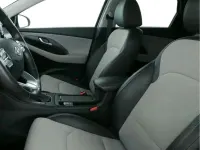 Gebraucht Hyundai i30 Premium 140 PS (102 kW) 2018 Schwarz Kombi