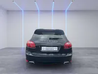 Gebraucht Porsche Cayenne 239 PS (175 kW) 2011 Tiefschwarzmetallic SUV