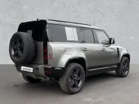 Gebraucht Land Rover Defender HSE Dynamic 299 PS (219 kW) 2025 Silicon silver SUV