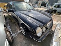 Usata Mercedes E280 204 CV (150 kW) 2002 Nero Berlina