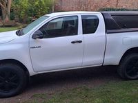Gebraucht Toyota HiLux 150 PS (110 kW) 2021 Weiß Abholung