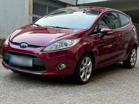 Gebraucht Ford Fiesta Titanium 96 PS (70 kW) 2009 Rot Kleinwagen