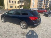 Gebraucht Opel Astra 110 PS (80 kW) 2015 Grün Limousine