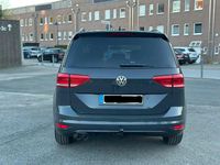 Gebraucht VW Touran 150 PS (110 kW) 2018 Grau Van / Kleinbus
