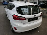 Gebraucht Ford Fiesta Cool & Connect 75 PS (55 kW) 2022 Frozen white Kleinwagen