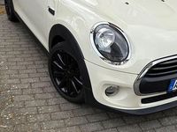 Usado Mini ONE 102 HP (75 kW) 2019 Bege Citadino