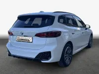 Gebraucht BMW 220 Active Tourer Performance 156 PS (114 kW) 2023 Weiß Van / Kleinbus