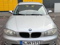 Gebraucht BMW 118 122 PS (89 kW) 2005 Silber Kleinwagen