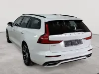 Gebraucht Volvo V60 R-Design 253 PS (186 kW) 2021 Ice white Kombi