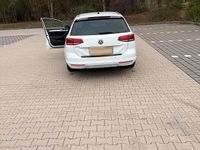 Gebraucht VW Passat 150 PS (110 kW) 2017 Weiß Kombi