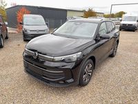 Neu VW Tiguan 150 PS (110 kW) 2026 Grenadillschwarz metallic SUV