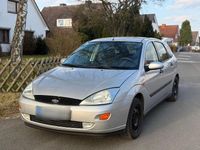 Gebraucht Ford Focus Ghia 101 PS (74 kW) 2001 Silber Limousine