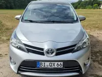 Gebraucht Toyota Verso Skyview Edition 147 PS (108 kW) 2015 Grau Van / Kleinbus