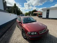 Gebraucht Volvo V40 122 PS (89 kW) 2000 Rot Kombi