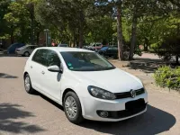 Gebraucht VW Golf VI 105 PS (77 kW) 2011 Weiß Kleinwagen