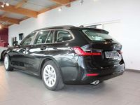 Gebraucht BMW 320 Advantage 190 PS (139 kW) 2020 Saphirschwarz Kombi