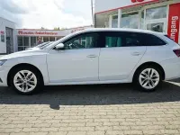 Gebraucht Skoda Octavia Style 150 PS (110 kW) 2021 Moon weiss metallic Kombi