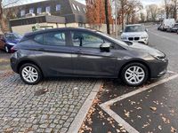 Gebraucht Opel Astra Edition 105 PS (77 kW) 2016 Grau Limousine