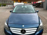 Gebraucht Mercedes B180 109 PS (80 kW) 2012 Blau Kleinwagen