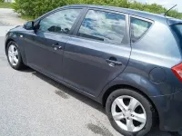 Usado Kia Ceed 90 CV (66 kW) 2012 Gris Utilitario