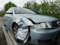 Gebraucht Audi A4 131 PS (96 kW) 2001 Blau Limousine