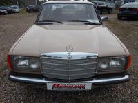 Gebraucht Mercedes 200 109 PS (80 kW) 1983 Beige Limousine