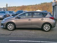 Gebraucht Toyota Auris Cool 99 PS (72 kW) 2015 Grau Kleinwagen