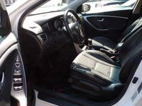 Gebraucht Hyundai i30 Edition 135 PS (99 kW) 2014 Weiß Limousine