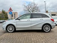 Gebraucht Mercedes B200 156 PS (114 kW) 2014 Silber Van / Kleinbus