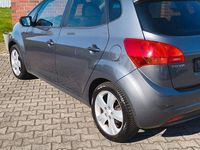 Gebraucht Kia Venga 90 PS (66 kW) 2011 Grau Kleinwagen