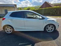 Gebraucht Mazda 2 Inclusive 95 PS (69 kW) 2012 Weiß Kleinwagen