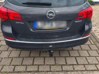 Gebraucht Opel Astra Edition 136 PS (100 kW) 2014 Grau Kombi