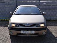 Brugt Renault Laguna 114 HK (83 kW) 1999 Gul Sedan