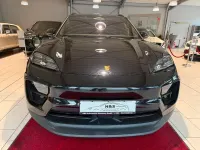 Gebraucht Porsche Macan 4 Electric 300 kW (408 PS) 2025 Tiefschwarz SUV