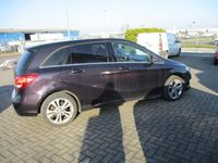 Gebraucht Mercedes B200 136 PS (100 kW) 2016 Violett Kleinwagen