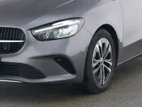 Gebraucht Mercedes B200 Progressive 150 PS (110 kW) 2024 Grau Van / Kleinbus