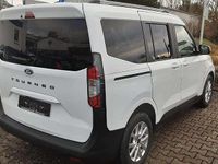 Neu Ford Tourneo Courier Titanium 125 PS (91 kW) 2025 Frostweiß Van / Kleinbus