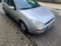Gebraucht Ford Focus Trend 101 PS (74 kW) 1999 Schwarz Limousine