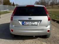 Gebraucht Ford Fiesta 69 PS (50 kW) 2007 Grau Kleinwagen