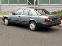 Gebraucht Mercedes E230 132 PS (97 kW) 1989 Grau Limousine