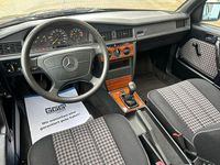 Gebraucht Mercedes 190 122 PS (89 kW) 1992 Schwarz Limousine