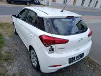 Gebraucht Hyundai i20 90 PS (66 kW) 2017 Weiß Limousine
