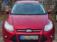 Gebraucht Ford Focus Ambiente 105 PS (77 kW) 2011 Rot Kombi