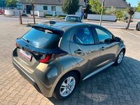 Gebraucht Toyota Yaris Hybrid Comfort 116 PS (85 kW) 2024 Braun Limousine