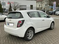 Gebraucht Chevrolet Aveo 95 PS (69 kW) 2012 Weiß Limousine