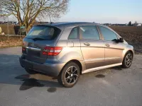 Gebraucht Mercedes B200 150 PS (110 kW) 2010 Grau Van / Kleinbus