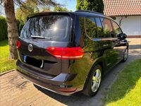 Gebraucht VW Touran 116 PS (85 kW) 2018 Schwarz Van / Kleinbus