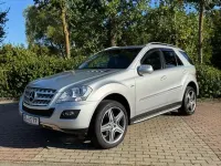 Gebraucht Mercedes ML350 231 PS (169 kW) 2010 Silber SUV