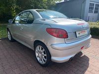 Gebraucht Peugeot 206 CC 109 PS (80 kW) 2003 Grau Cabrio