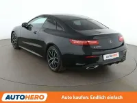 Gebraucht Mercedes E220 AMG line 194 PS (142 kW) 2022 Schwarz/baltic black Coupé